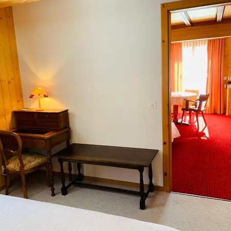 Hotel Ecureuil 3*
