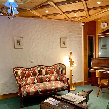 Ecureuil Hotel 3*