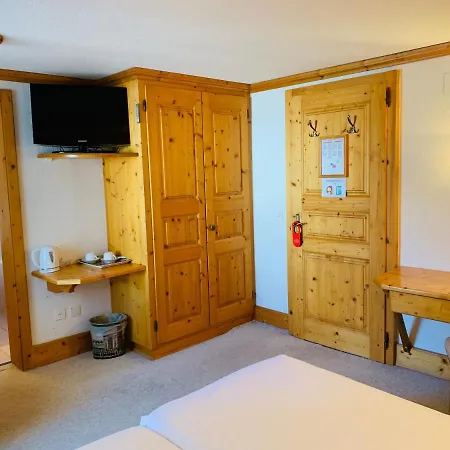 Hotel Ecureuil 3*
