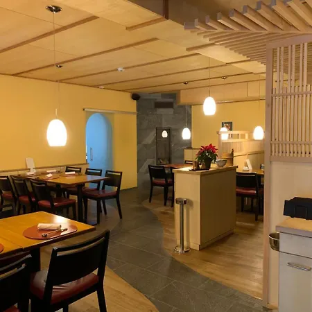 Hotel Ecureuil 3*